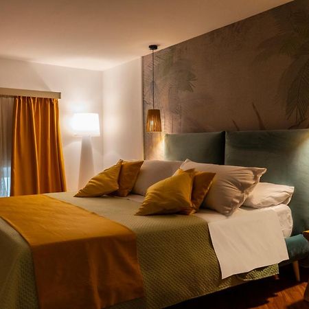 נאפולי Two Rooms Chiaia 37 מראה חיצוני תמונה
