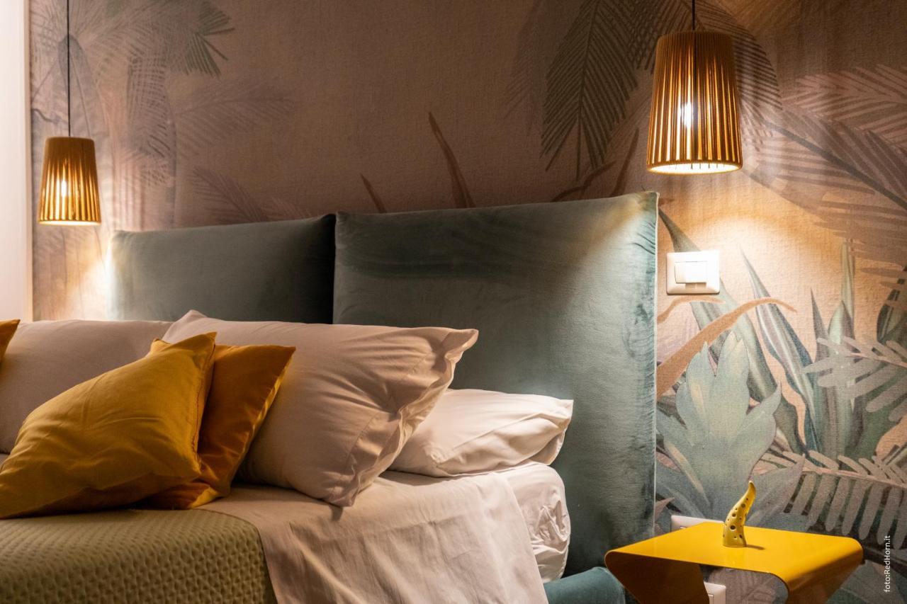 נאפולי Two Rooms Chiaia 37 מראה חיצוני תמונה