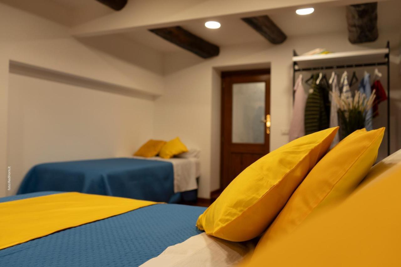 נאפולי Two Rooms Chiaia 37 מראה חיצוני תמונה