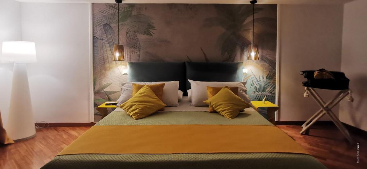 נאפולי Two Rooms Chiaia 37 מראה חיצוני תמונה