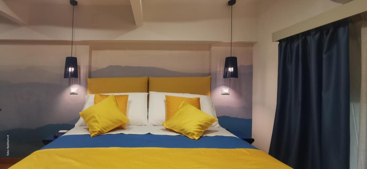 נאפולי Two Rooms Chiaia 37 מראה חיצוני תמונה