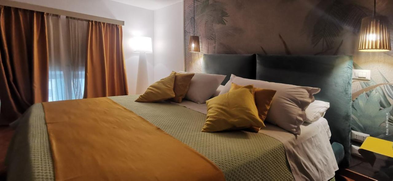 נאפולי Two Rooms Chiaia 37 מראה חיצוני תמונה