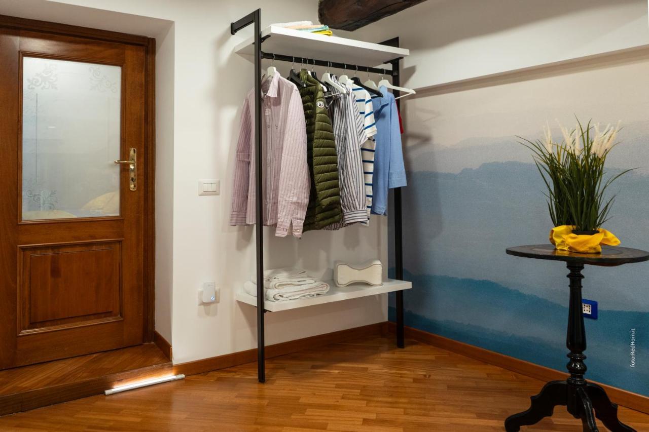 נאפולי Two Rooms Chiaia 37 מראה חיצוני תמונה