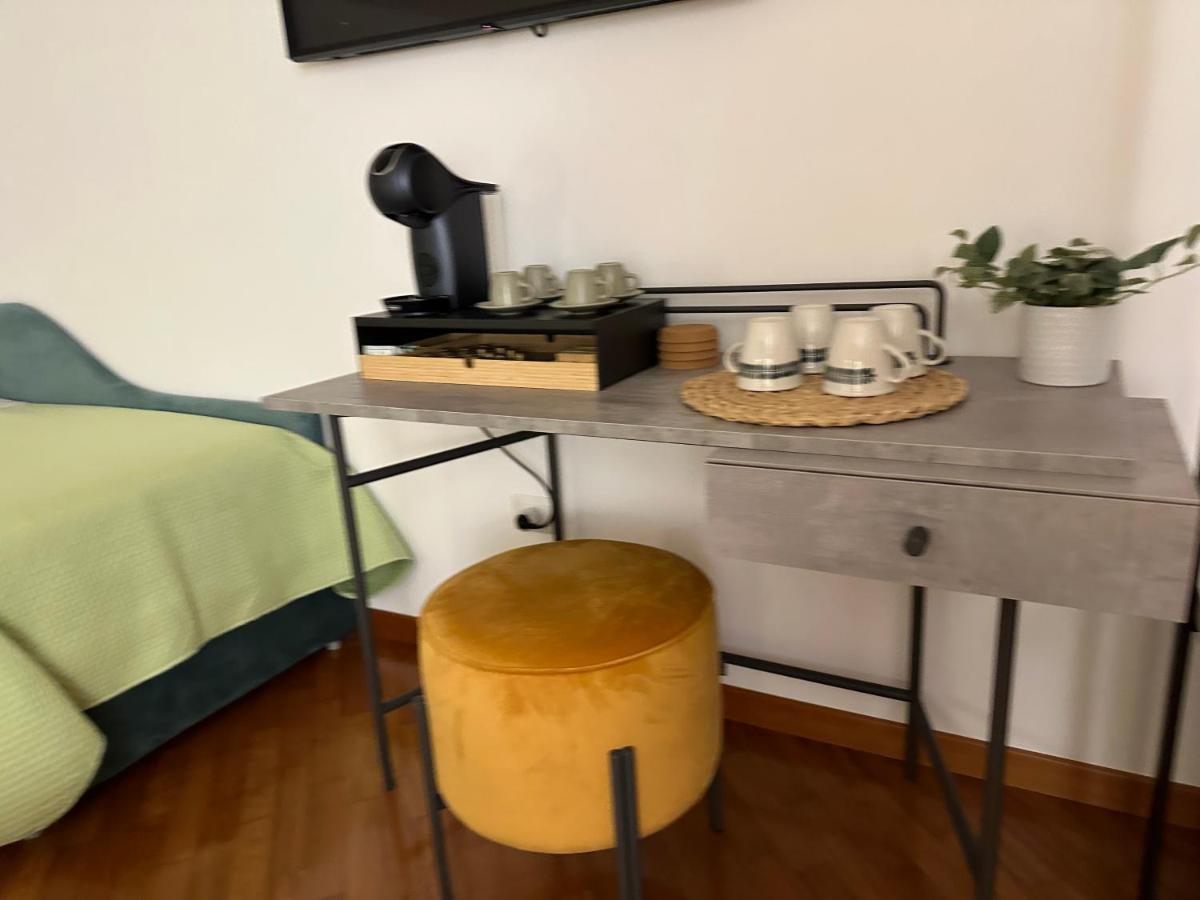 נאפולי Two Rooms Chiaia 37 מראה חיצוני תמונה